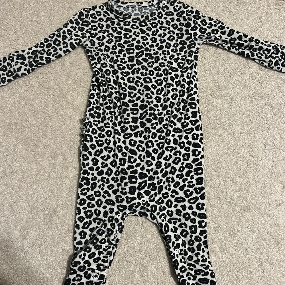 Posh Peanut 12-18 romper